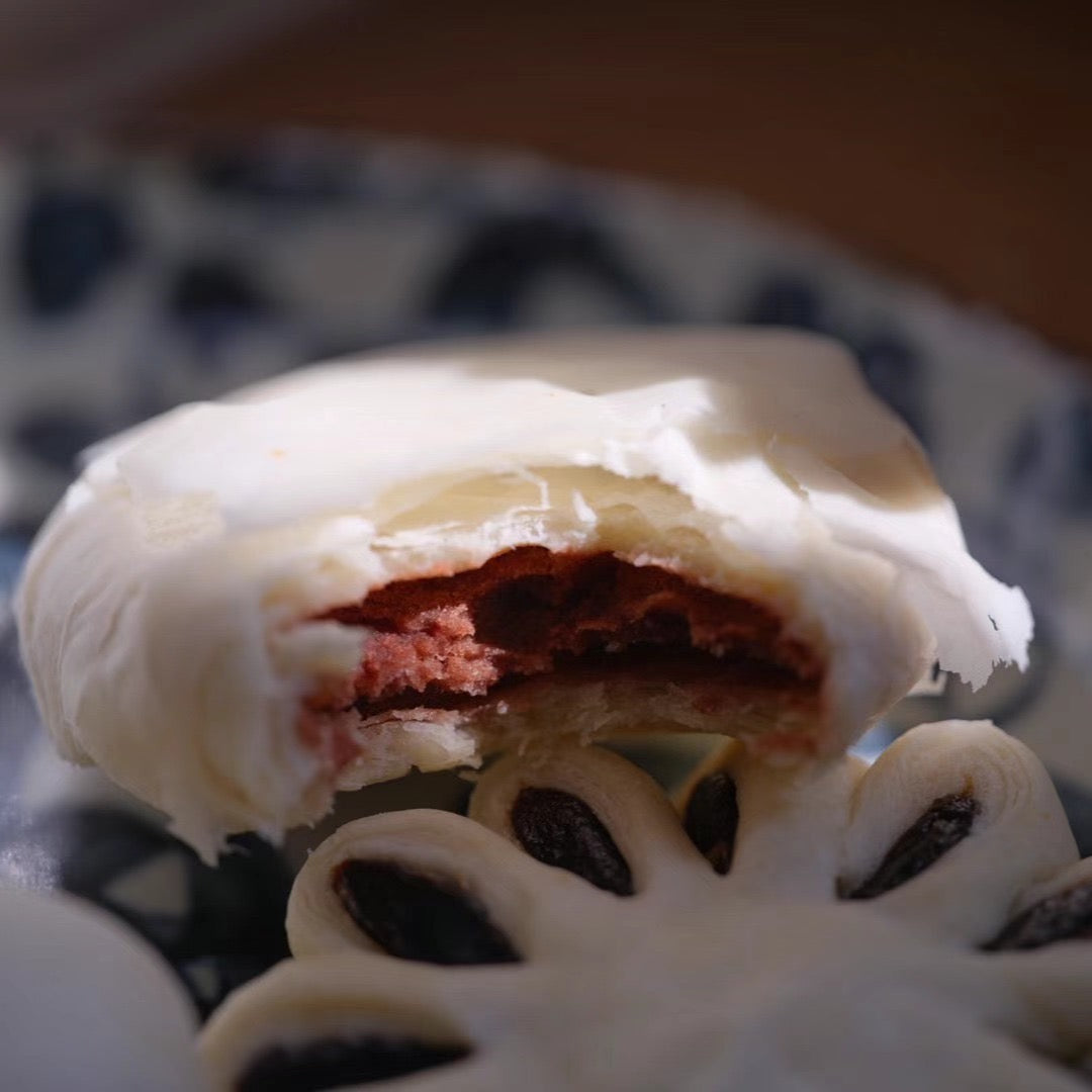 Azuki Red Bean Paste & Rose Petal Puff Cake 玫瑰红豆酥